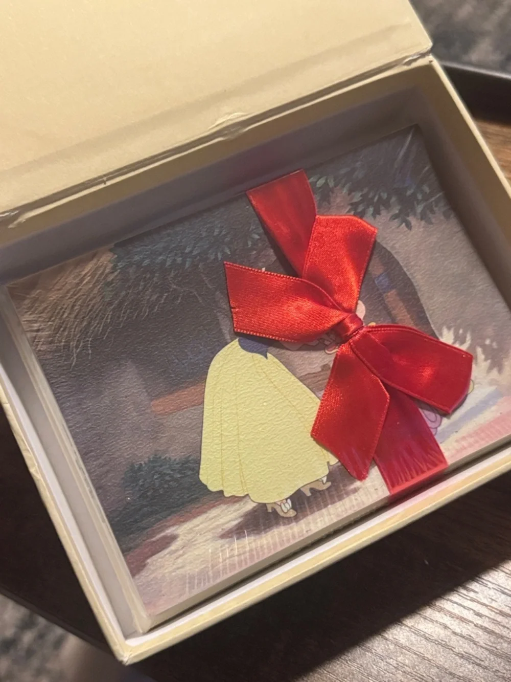 Snow White note card set with Illustrated Lid - Cream